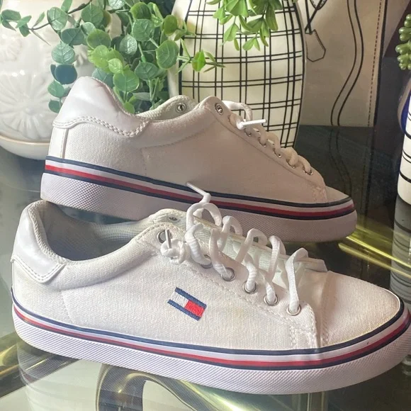 Tommy Hilfiger White Canvas Freudian Sneakers - Picture 3 of 12